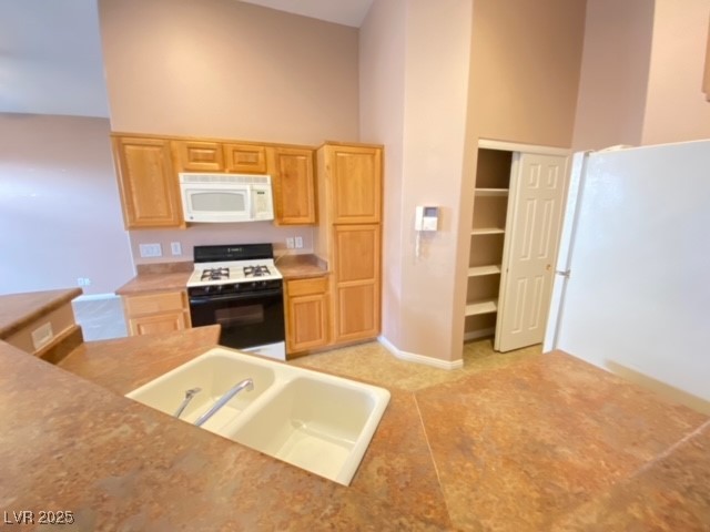 8825 Traveling Breeze Avenue 101 Property Photo 7