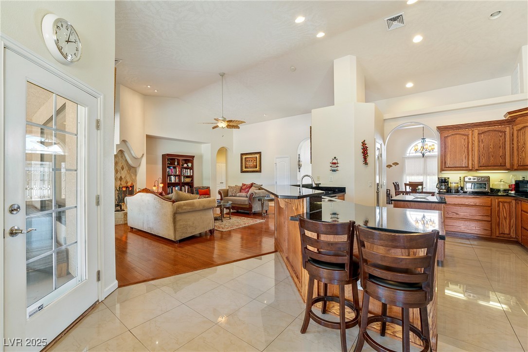 6841 Longmeadow Drive Property Photo 14