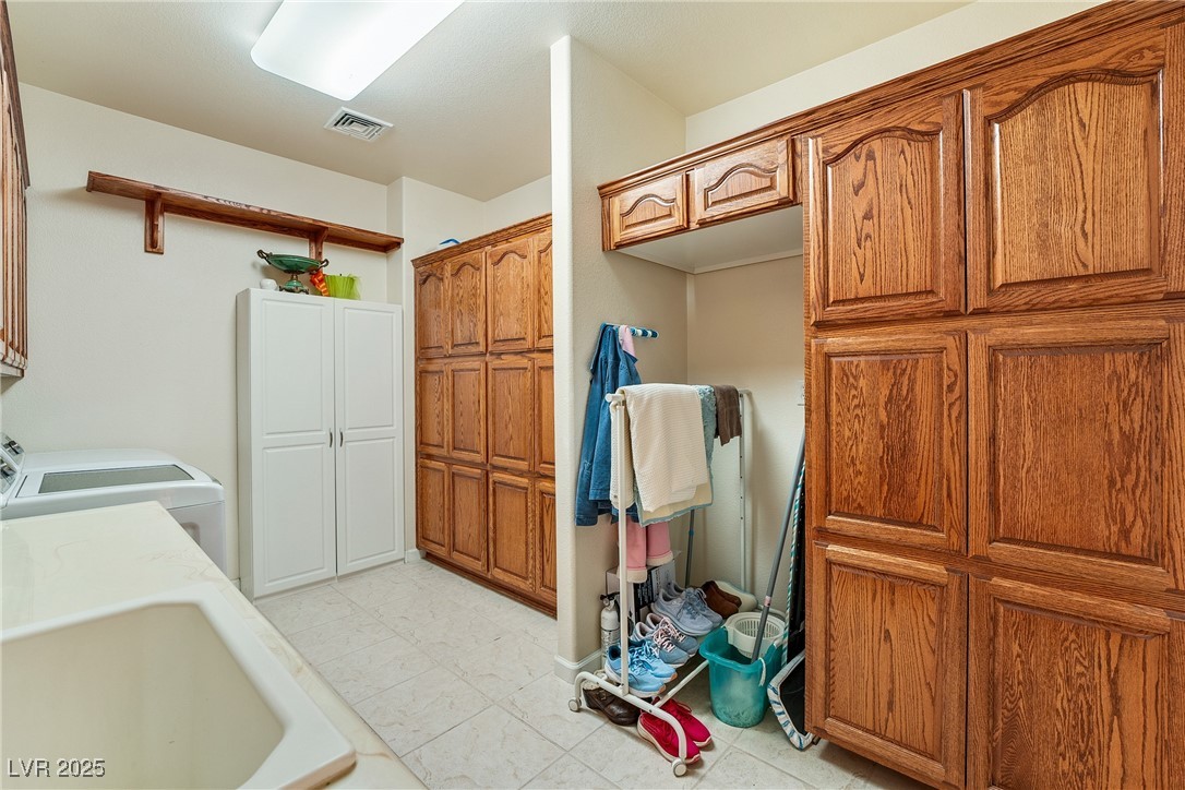 6841 Longmeadow Drive Property Photo 32