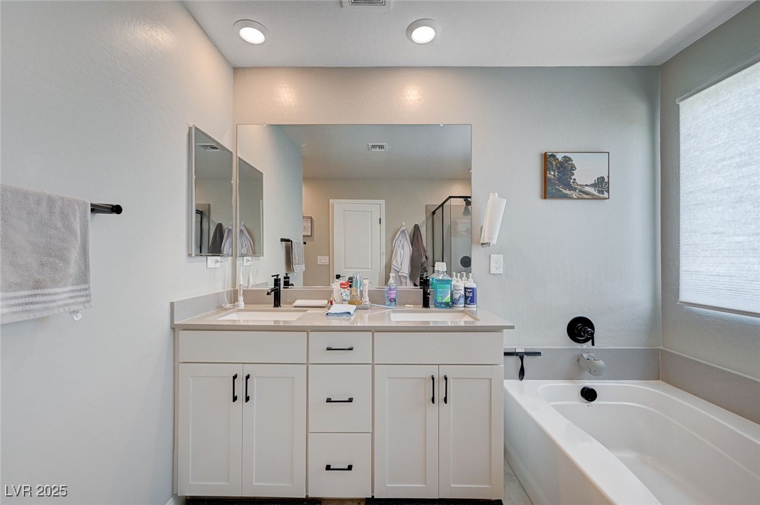 4160 Elegant Chateau Street Property Photo 14