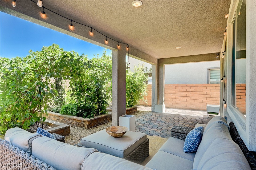 4160 Elegant Chateau Street Property Photo 21