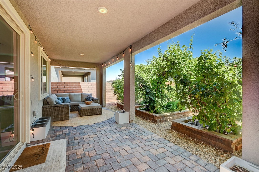 4160 Elegant Chateau Street Property Photo 22
