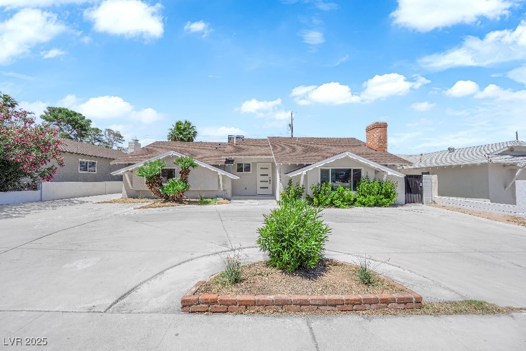 1905 East Oakey Boulevard