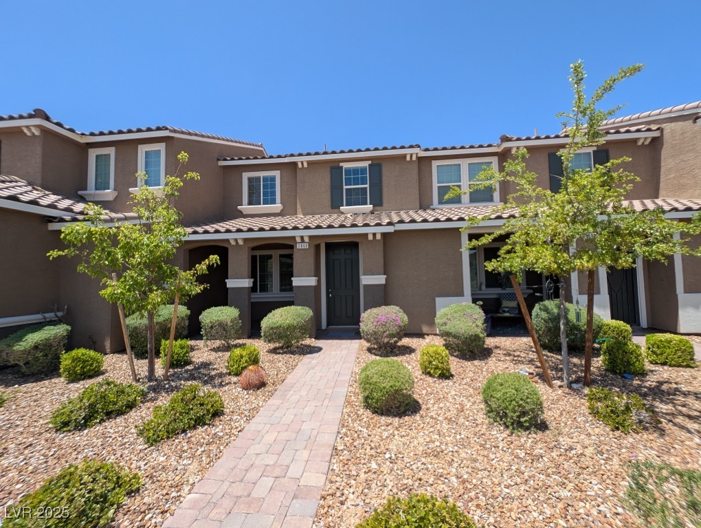 2860 ALENGA Street Property Photo 1
