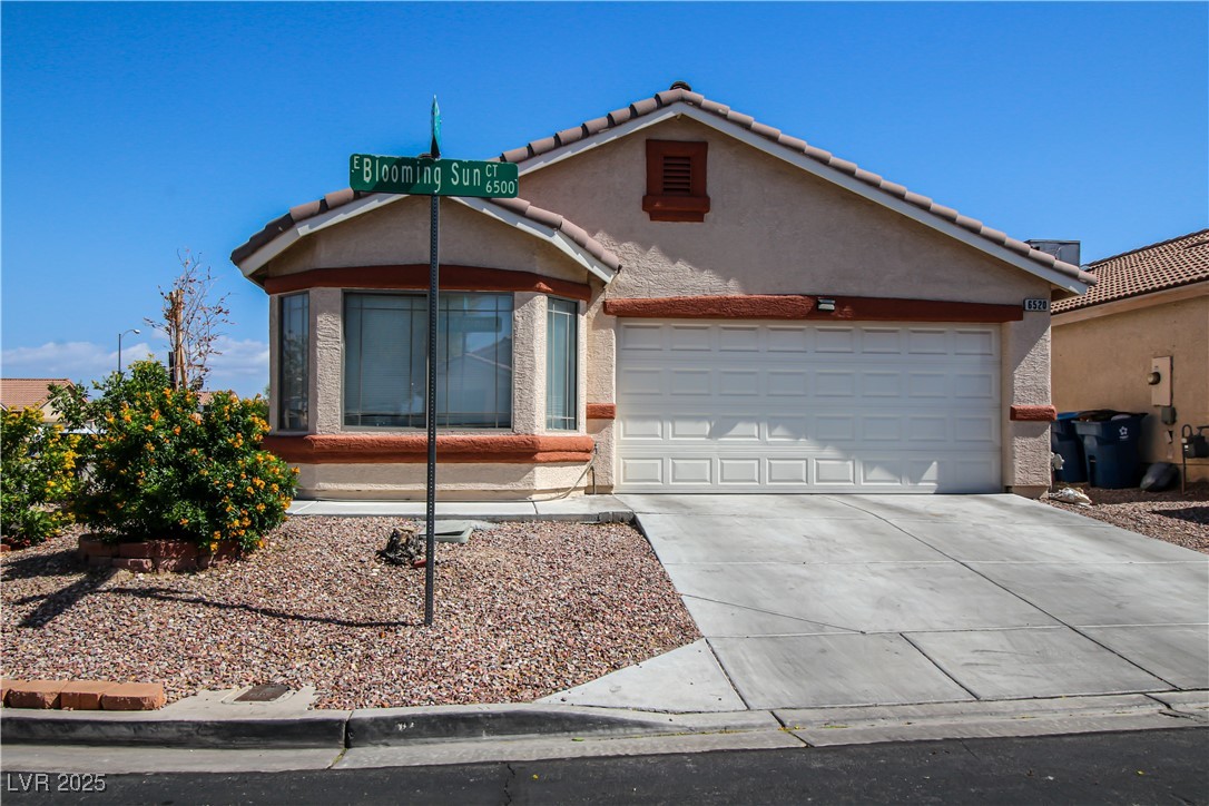 6520 Blooming Sun Court Property Photo 1