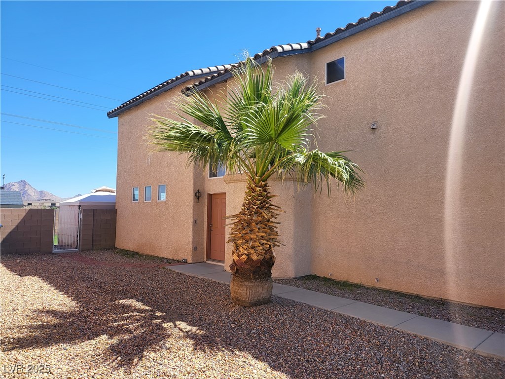 7102 Shimmering Avenue Property Photo