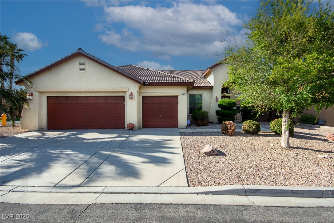 5016 Wayfaring Tree Avenue Property Photo 1