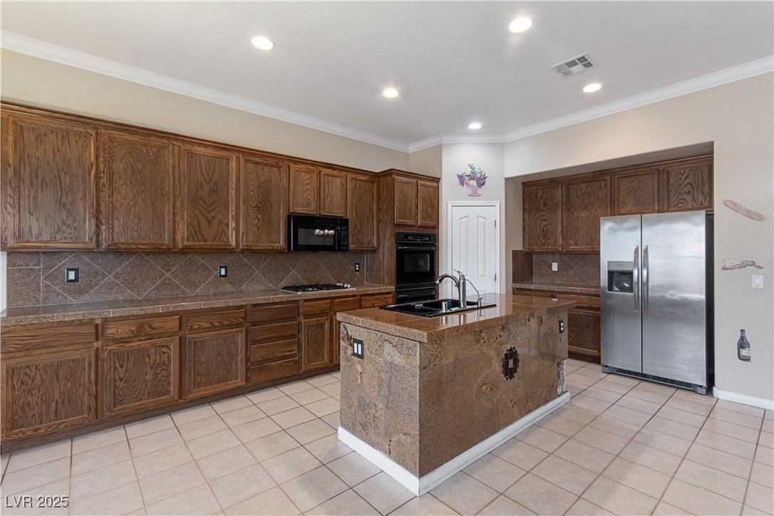 5016 Wayfaring Tree Avenue Property Photo 4