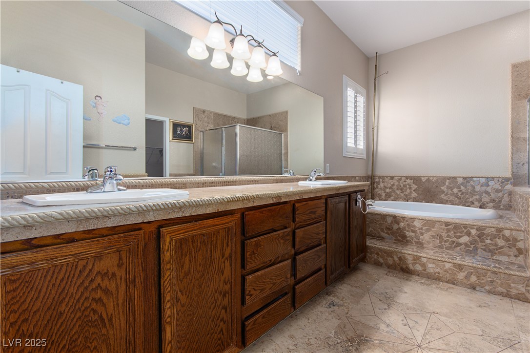 5016 Wayfaring Tree Avenue Property Photo 14