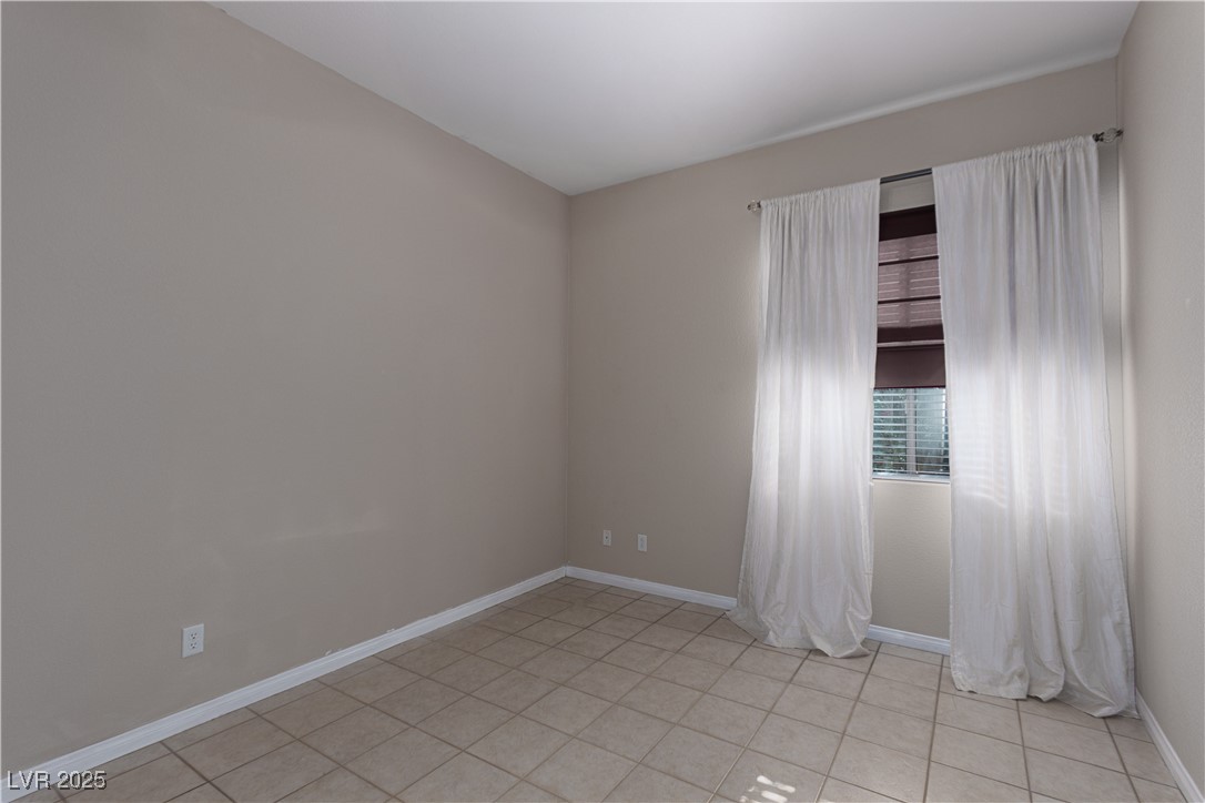 5016 Wayfaring Tree Avenue Property Photo 21