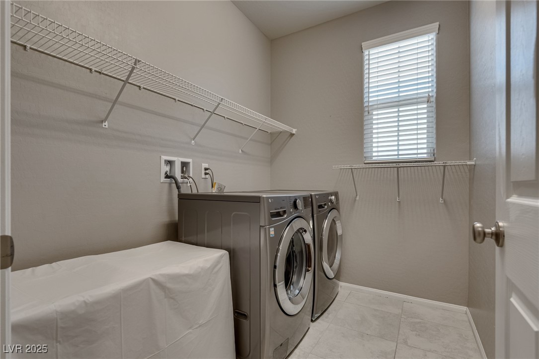 2915 Moulton Crest Avenue Property Photo 12