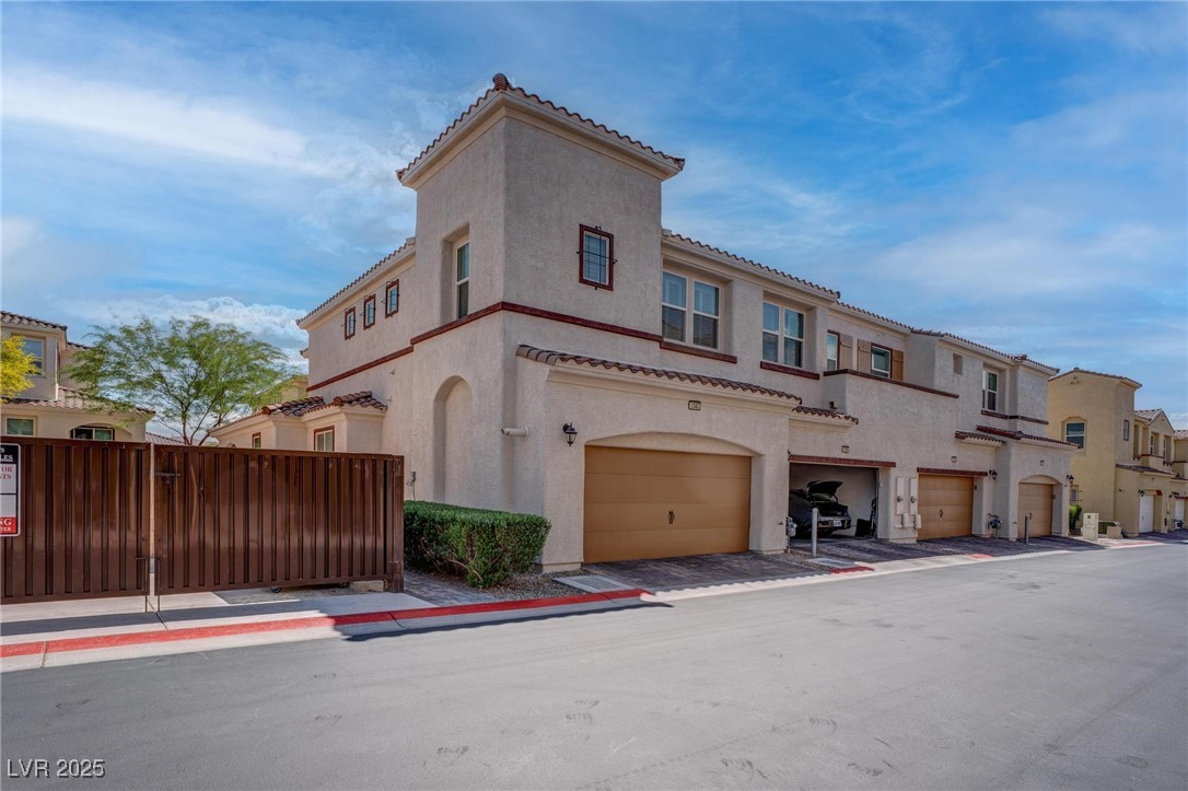 1040 Via Panfilo Avenue Property Photo 2