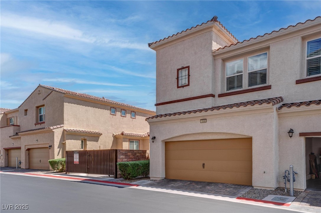 1040 Via Panfilo Avenue Property Photo 3