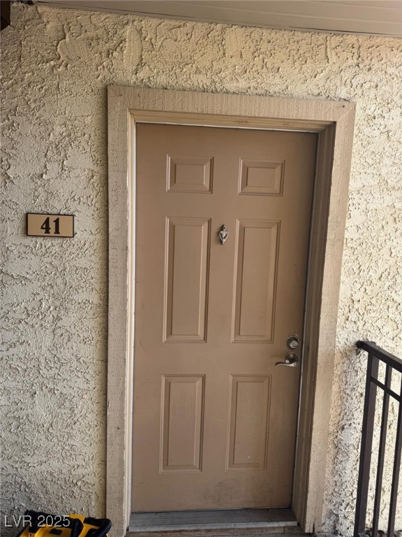 5021 River Glen Drive 41 Property Photo 1