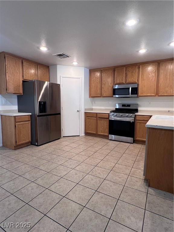 677 Jewel Tower Street Property Photo 5