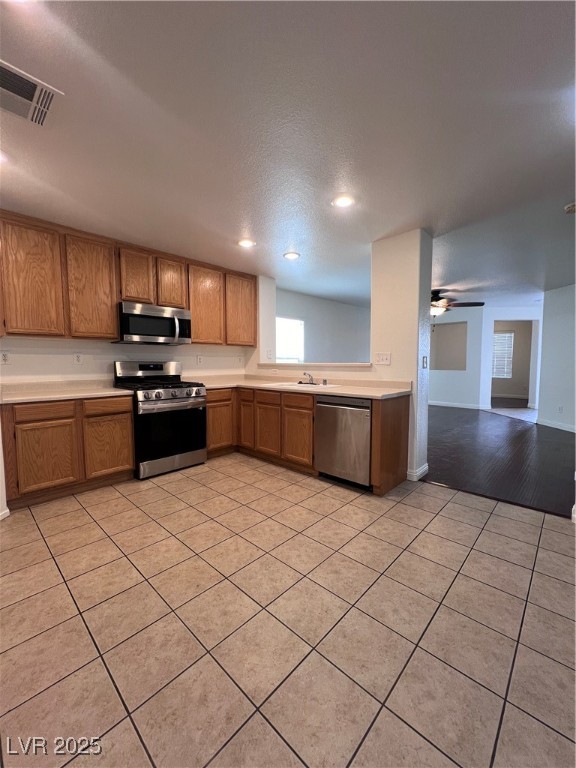 677 Jewel Tower Street Property Photo 6