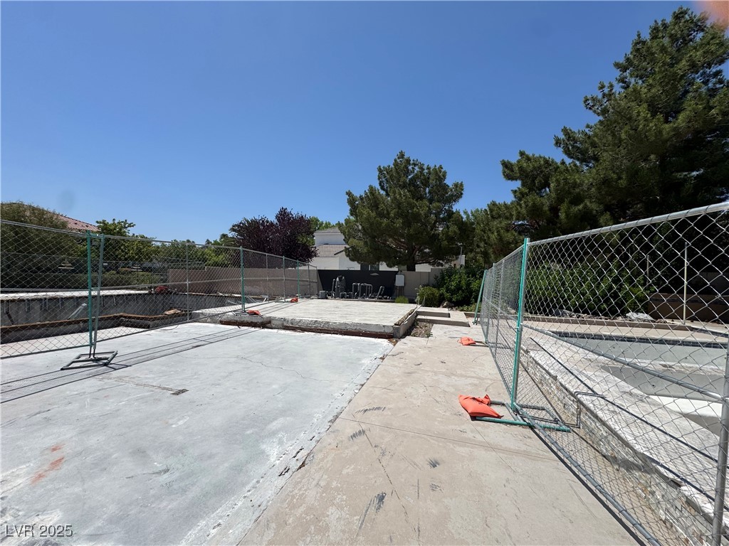 7360 Bachelors Button Drive Property Photo 15