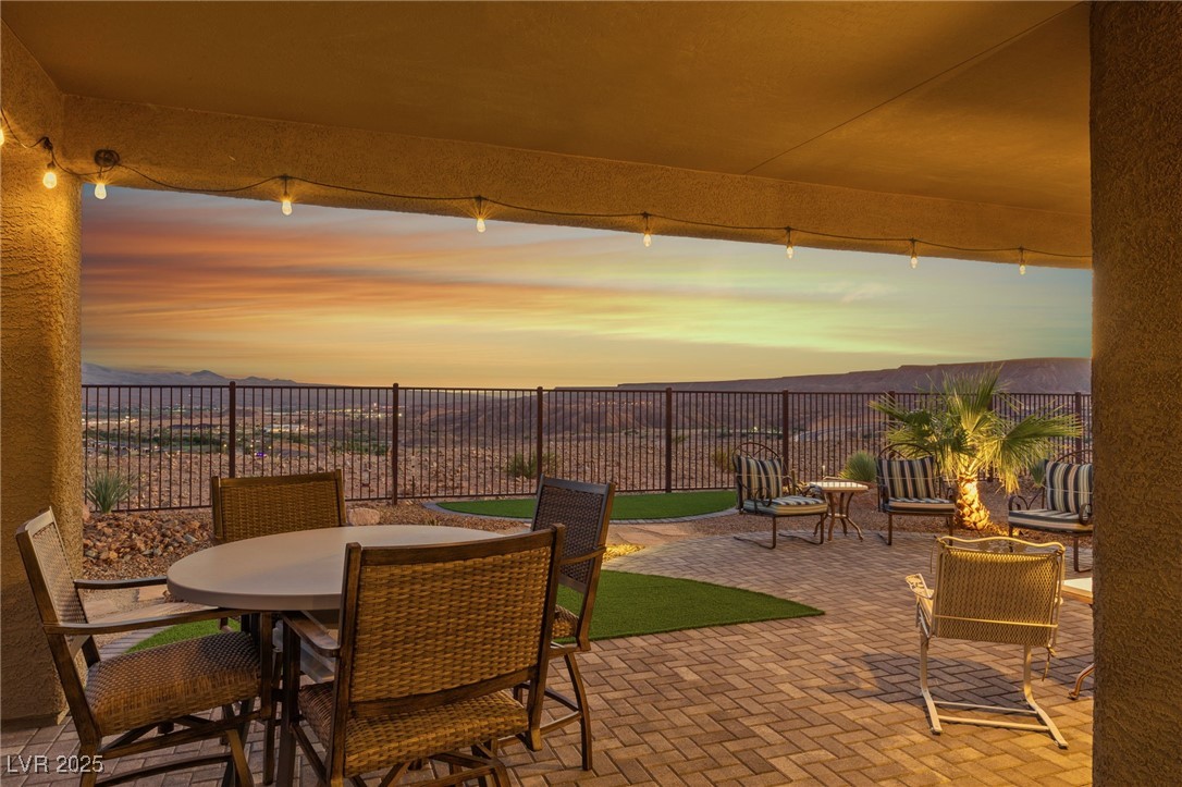 977 Majestic View Property Photo 9