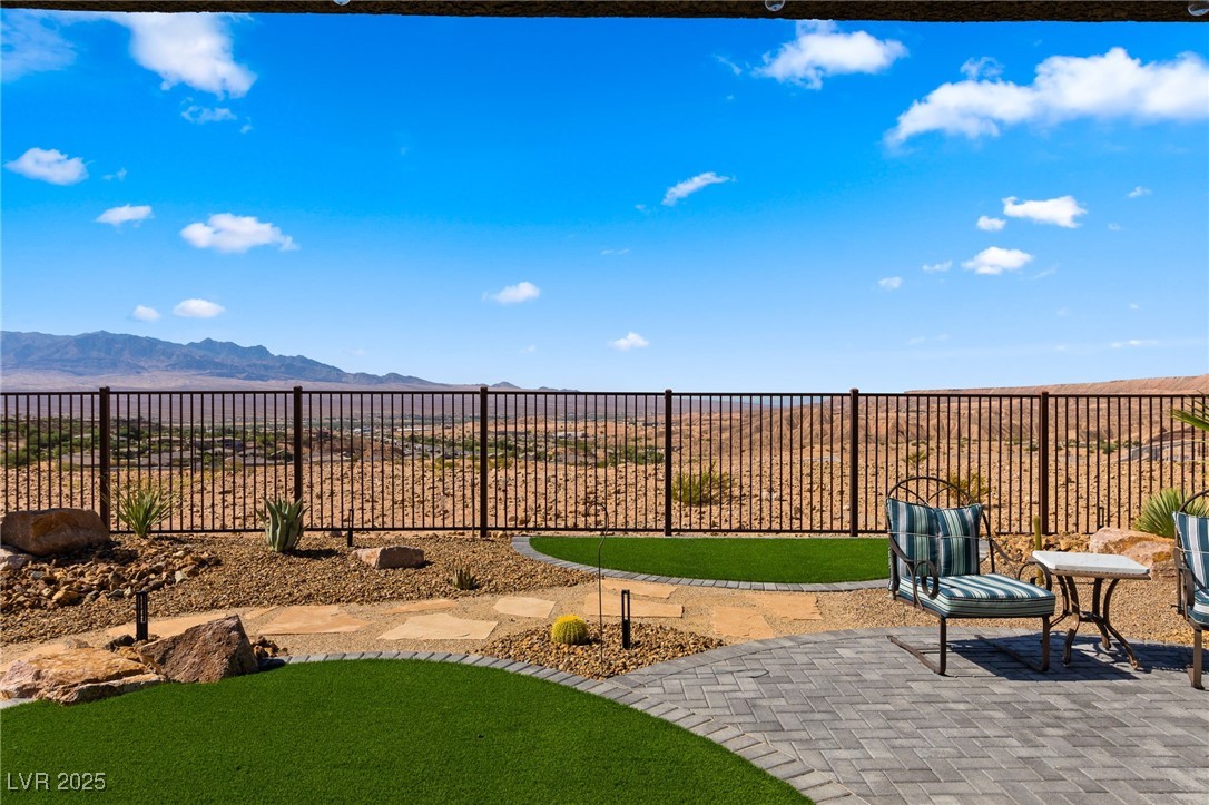 977 Majestic View Property Photo 15