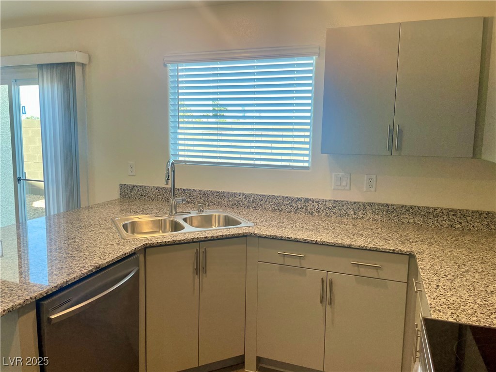 5690 Sunset Amber Avenue Property Photo 2
