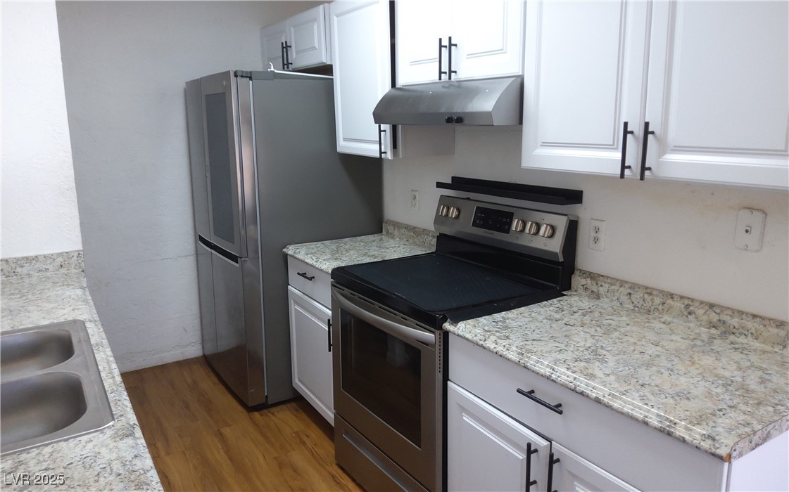 3441 Villa Way Property Photo 9