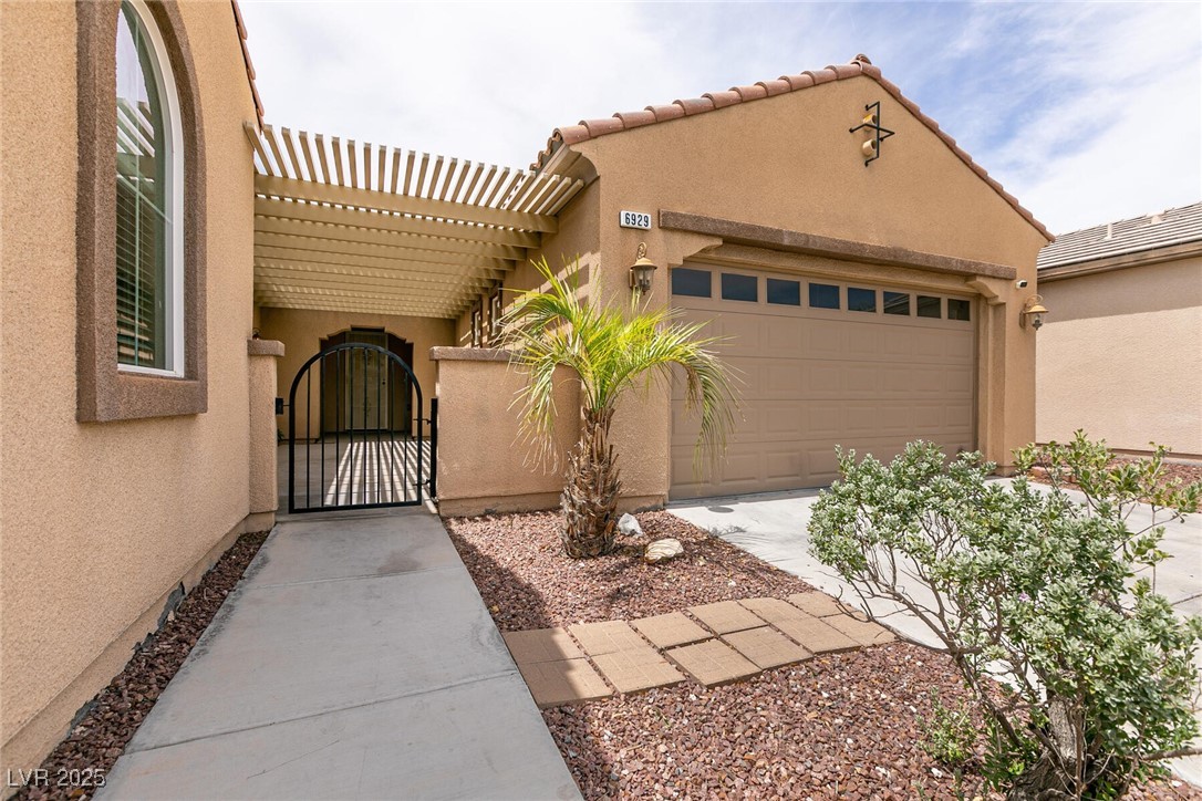 6929 Homing Pigeon Place Property Photo 4