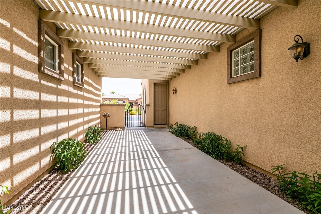 6929 Homing Pigeon Place Property Photo 6