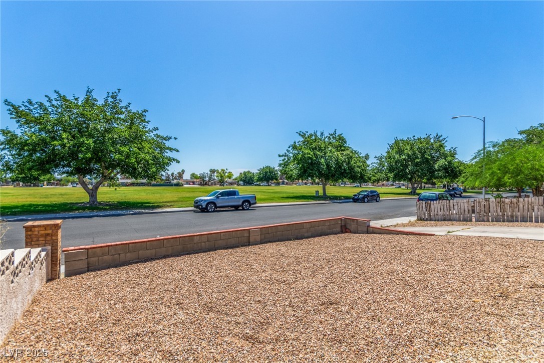 2432 Spanish Court Property Photo 2