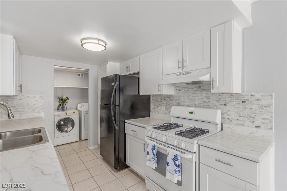 2432 Spanish Court Property Photo 10