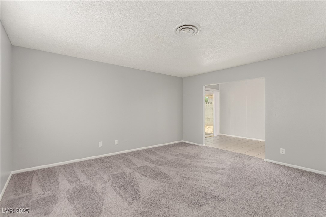 2432 Spanish Court Property Photo 12