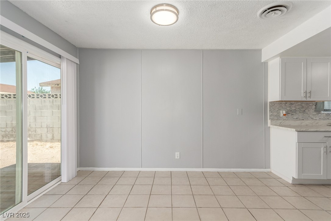 2432 Spanish Court Property Photo 14