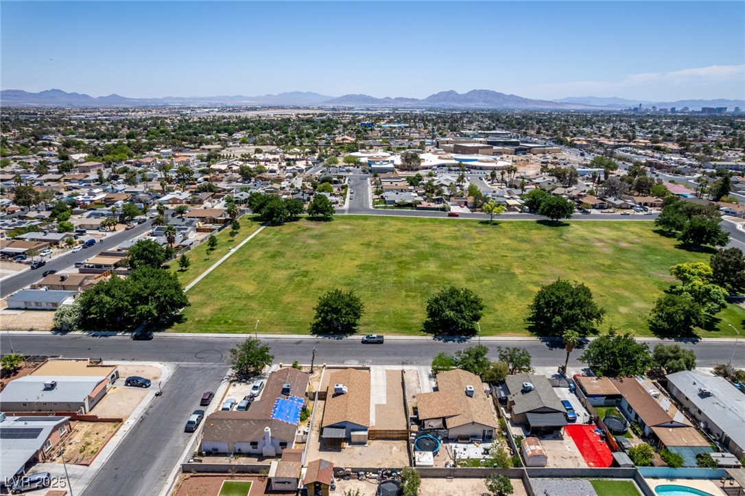 2432 Spanish Court Property Photo 34
