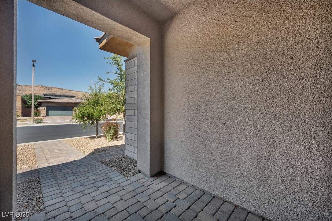 6684 Regency Stone Way Property Photo 7