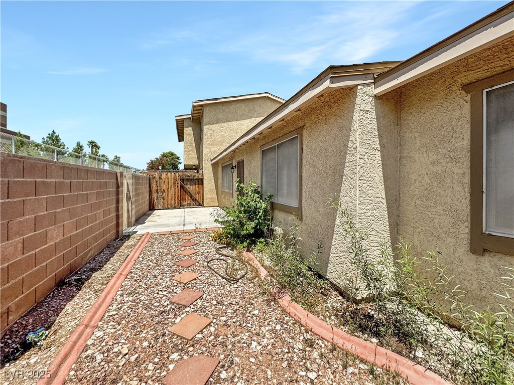 2204 Short Pine Drive Property Photo 5
