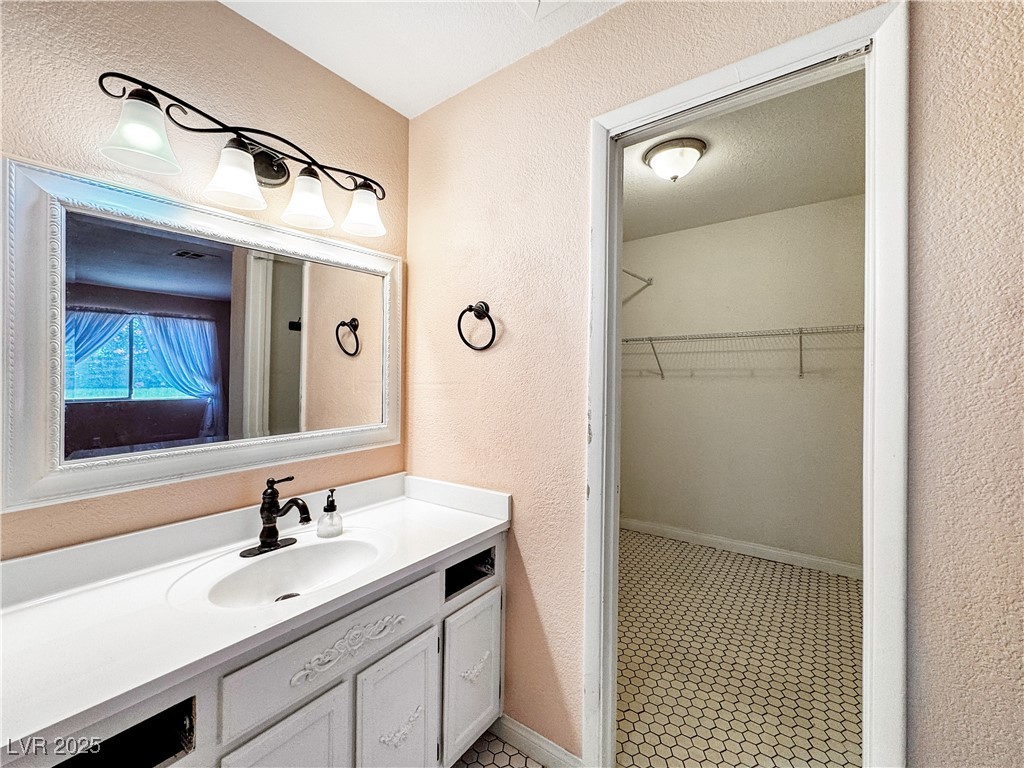 2204 Short Pine Drive Property Photo 21
