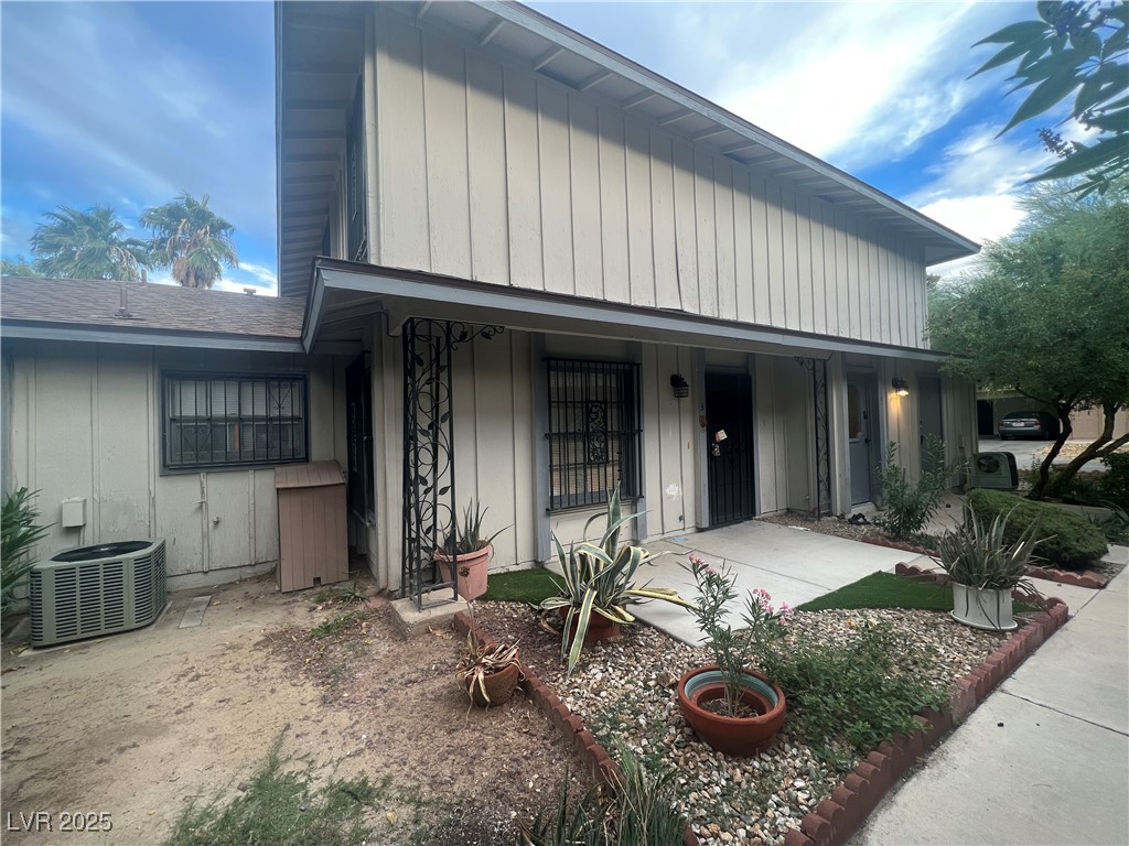 1467 Lorilyn Avenue 3 Property Photo 2