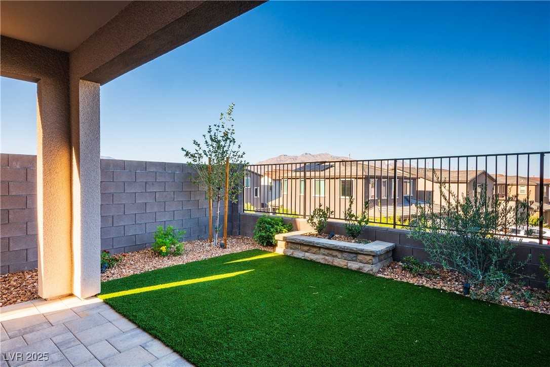 9476 Lunar Phase Street Property Photo 4