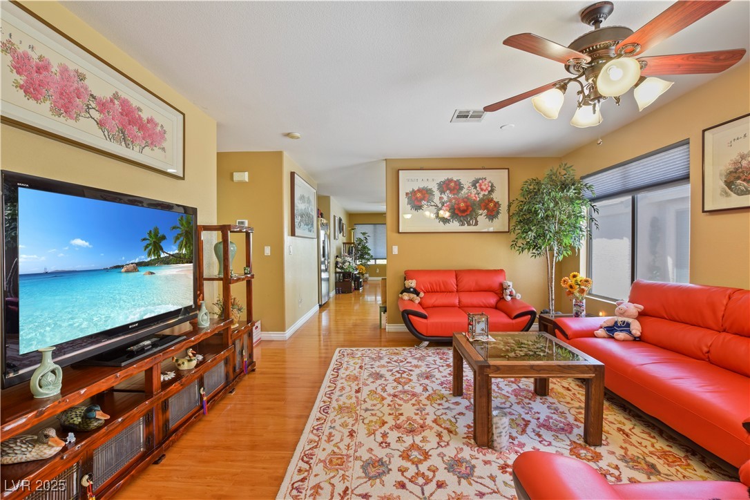 10203 Arlington Abby Street Property Photo 2