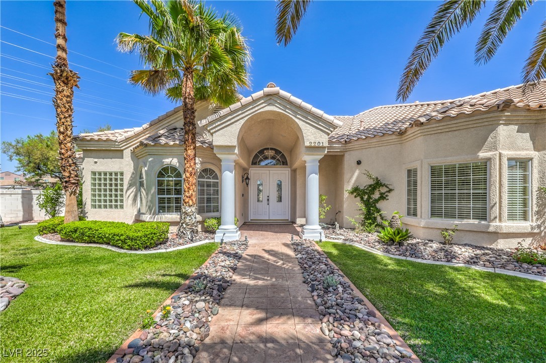2201 Country Cottage Court Property Photo 1