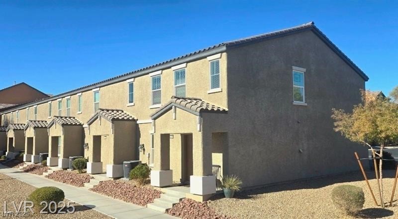 5209 Silica Chalk Avenue