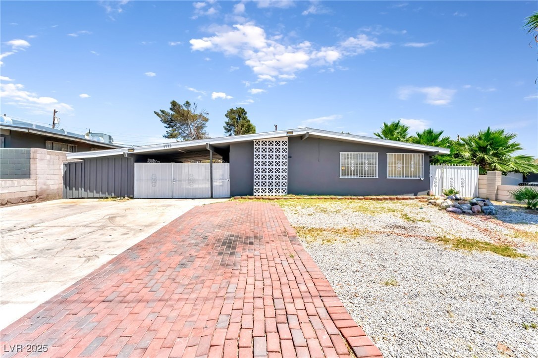 1713 East Bonanza Road Property Photo 2