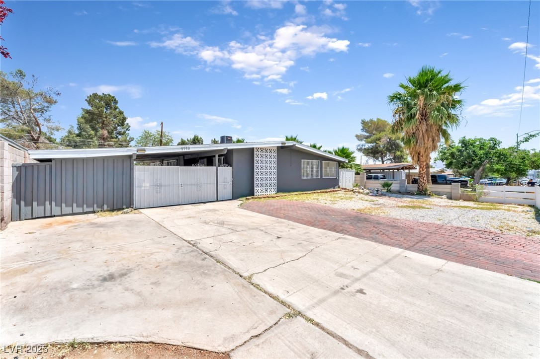 1713 East Bonanza Road Property Photo 4