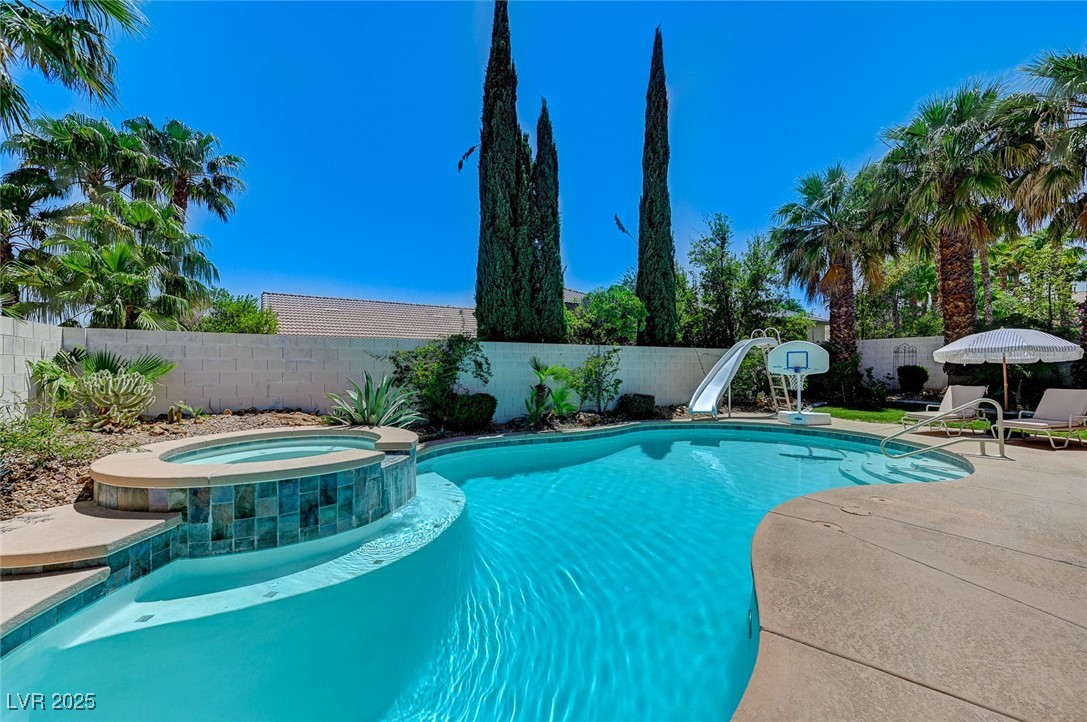 10249 Wisteria Hills Court Property Photo 9