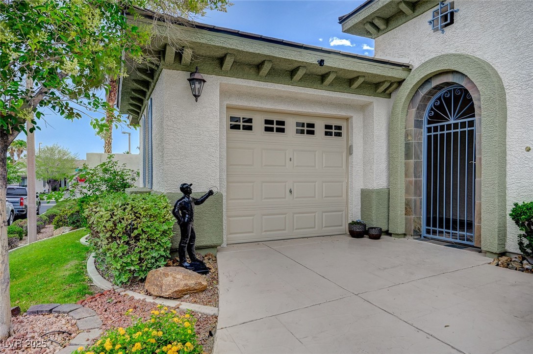 10249 Wisteria Hills Court Property Photo 13