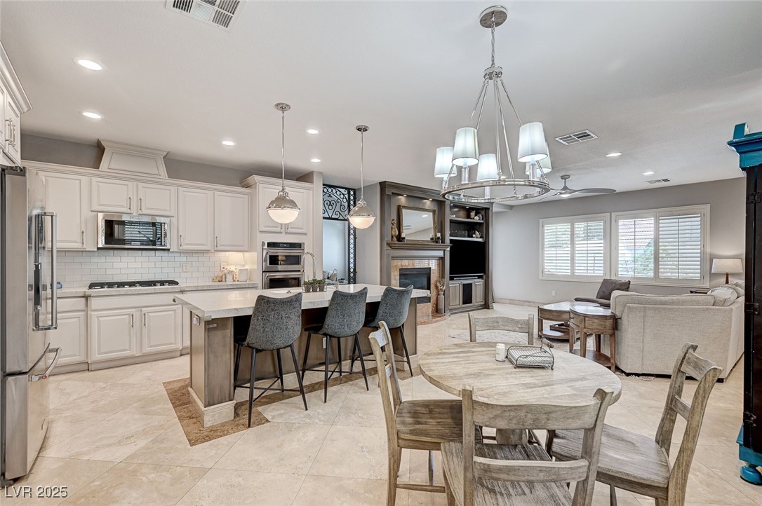 10249 Wisteria Hills Court Property Photo 25