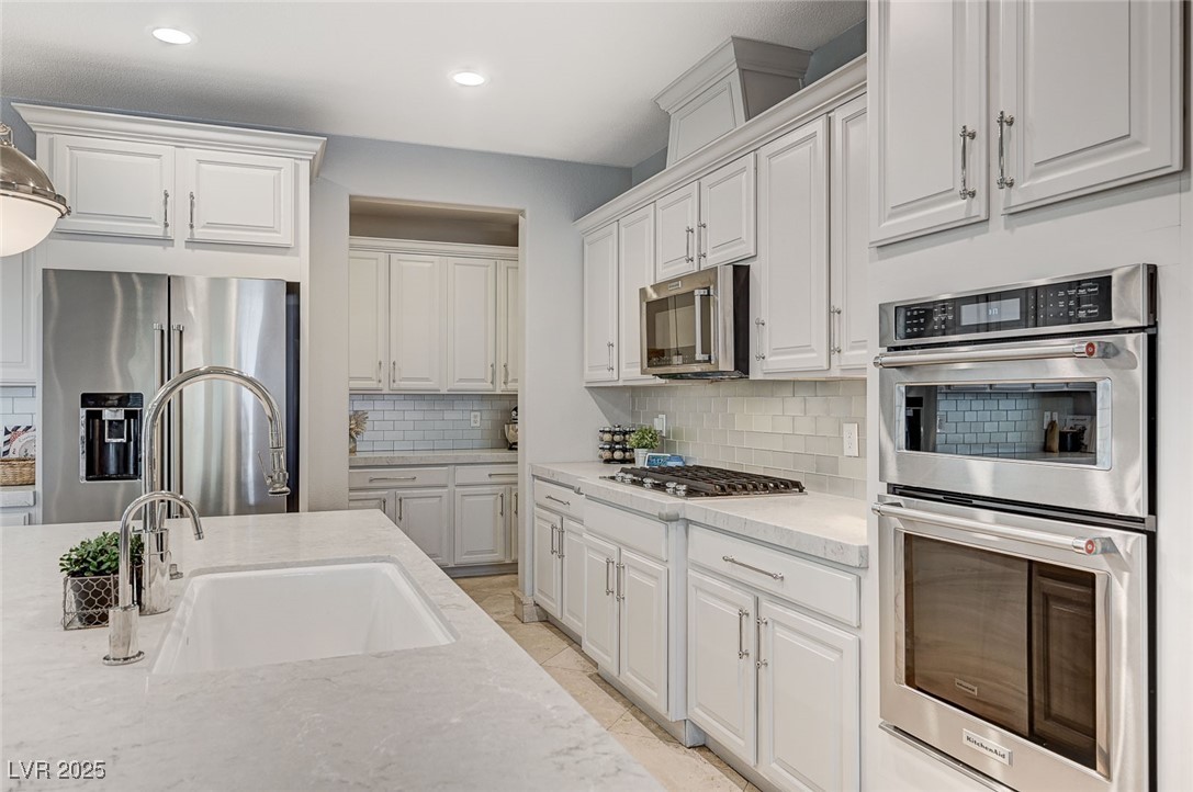 10249 Wisteria Hills Court Property Photo 28