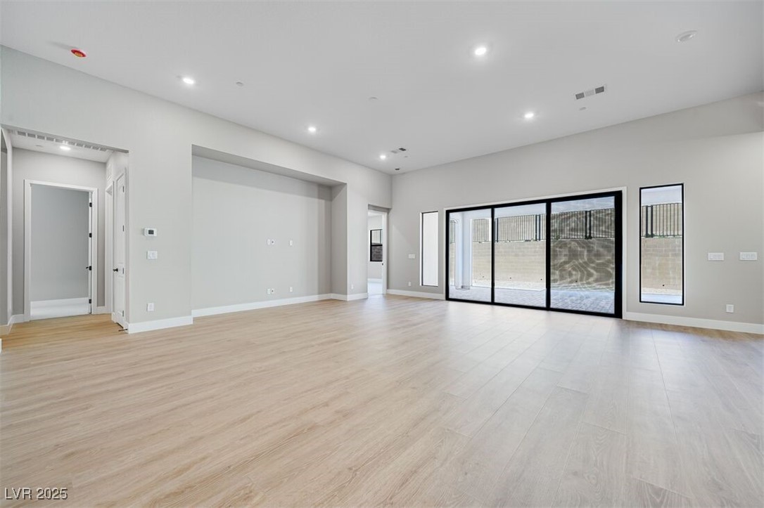 489 Carter House Way Property Photo 3