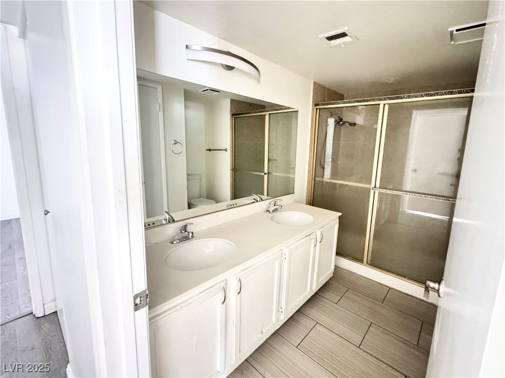 6137 West Oakey Boulevard A Property Photo 12