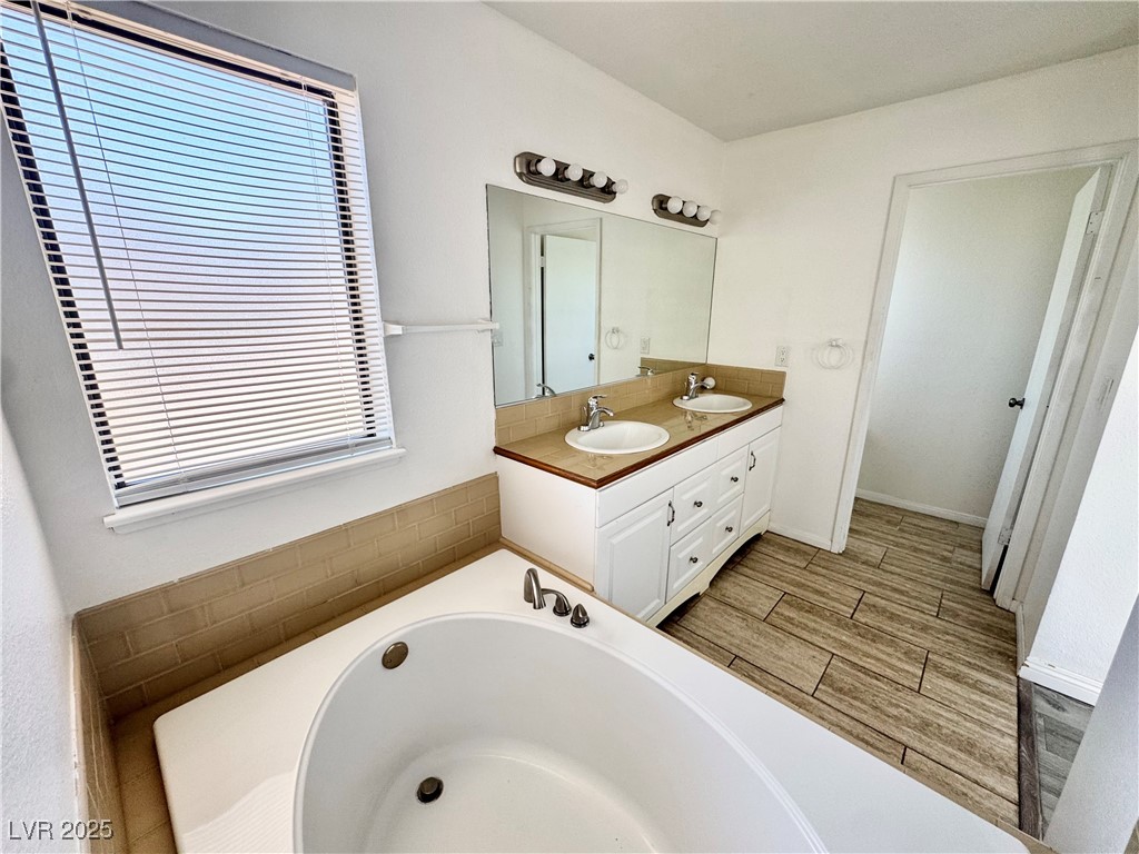 6137 West Oakey Boulevard A Property Photo 20