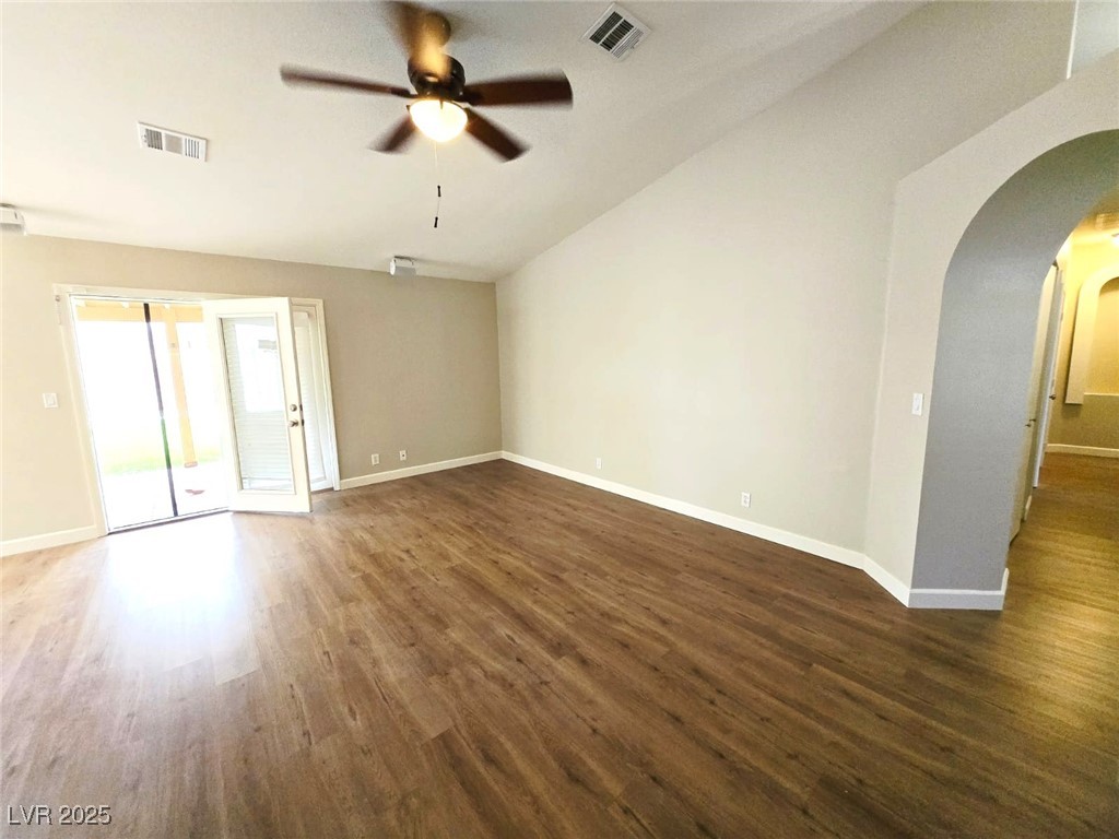 925 Chaps Circle Property Photo 11